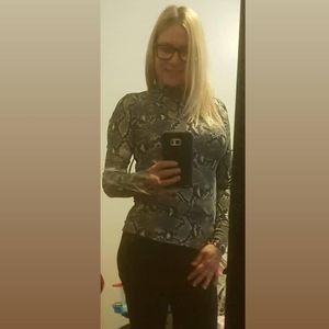 Meet your Posher, Debbie